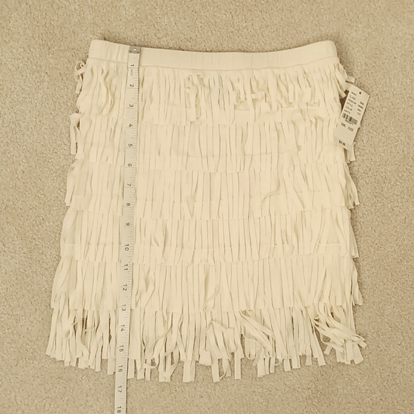 White fringe mini skirt - Picture 5 of 5